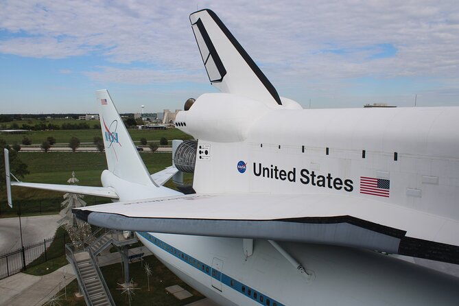 astroville-tunnel-tour-nasa-space-center-ticket-transportation
