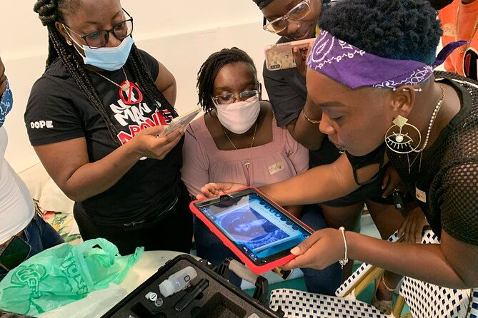 augmented-reality-secret-agent-treasure-hunt-in-st-thomas