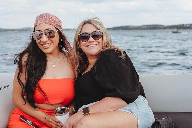 austin-lake-travis-barge-crawl-bar-hopping-tour-by-boat