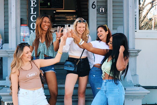 austin-murals-mimosas-roofless-party-bus-tour-and-photoshoot
