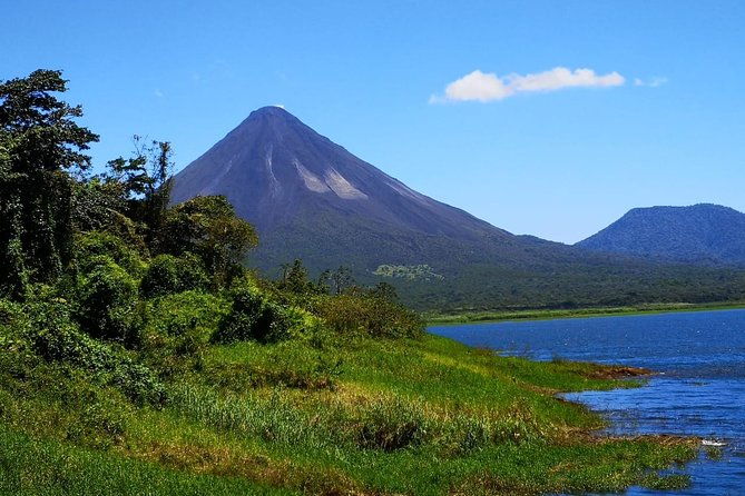 baldi-hot-springs-arenal-volcano-fortuna-waterfall-from-san-jose
