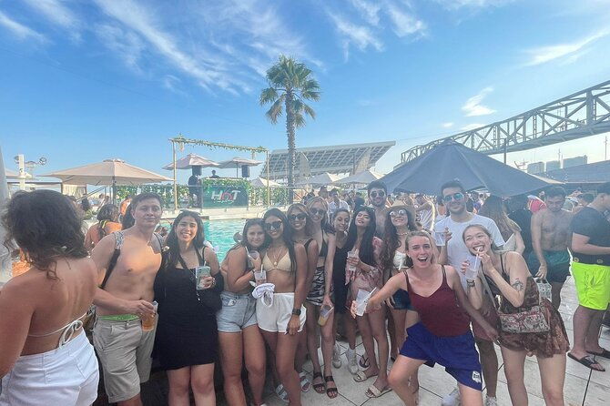 barcelona-pub-crawl-by-king-the-best-party-tour-vip-club-entry