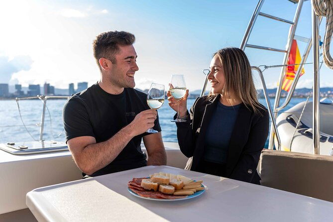 barcelona-sunset-sailing-with-wine-and-tapas