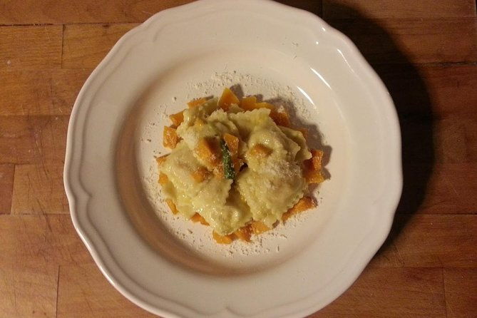 bari-home-cooking-class-make-cavatelli-capunti-with-wine-2
