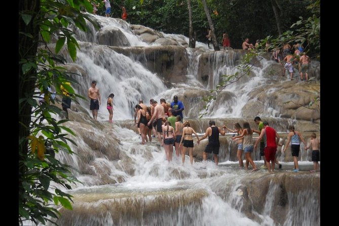 beach-horseback-riding-and-dunns-river-falls