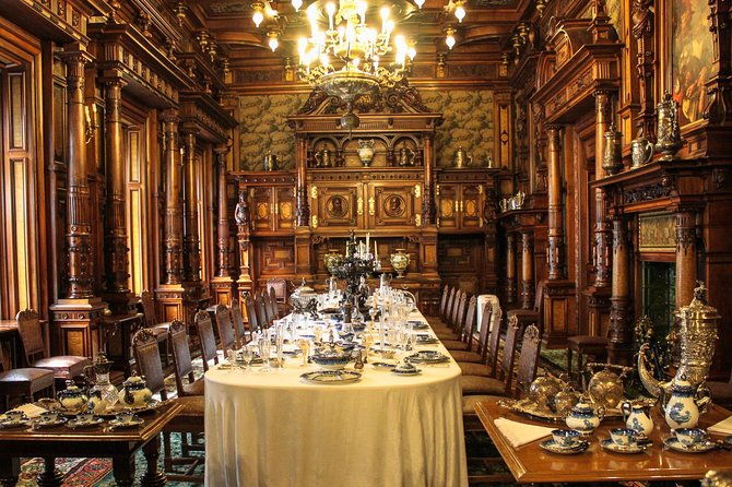 bear-sanctuary-bran-dracula-castle-peles-castle-from-brasov-4