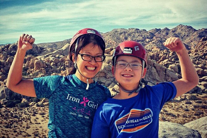 beginner-group-rock-climbing-in-joshua-tree-national-park
