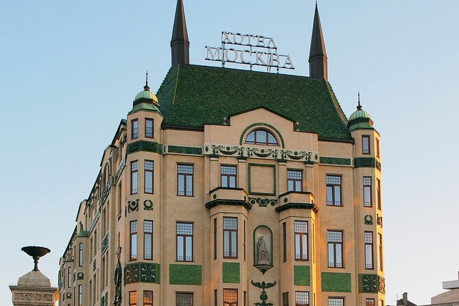 belgrade-layover-private-tour-e-scooter-sighteeing