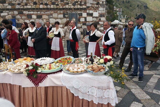 best-of-godfather-and-taormina-tour-with-street-food-tasting