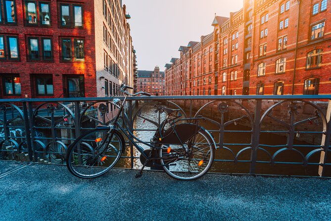 bike-tour-with-a-private-guide-hamburg-best-highlights