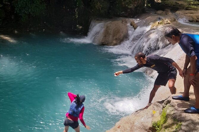 blue-hole-and-beach-from-cruise-ship-ports-or-hotels-in-ocho-rios