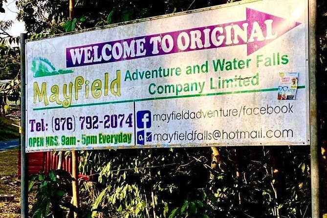 blue-hole-and-dunns-river-falls-with-french-tour-guide