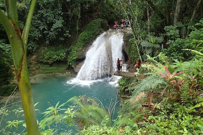 blue-hole-and-river-tubing-combo-tour-from-ocho-rios