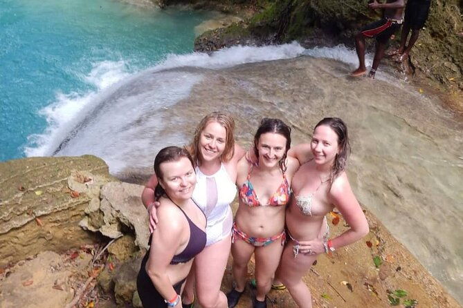blue-hole-and-white-river-tubing-from-ocho-rios-runaway-bay