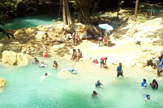 blue-hole-dunns-river-lunch-and-shopping-from-negril