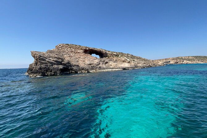 blue-lagoon-ferry-and-caves-tour