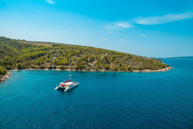 blue-lagoon-trogir-ciovo-catamaran-tour-with-food-and-drinks