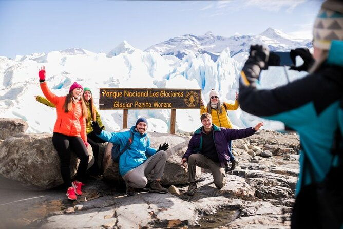 blue-safari-experience-hiking-and-navigation-on-glaciers