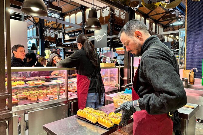 bluefin-tuna-tasting-in-the-most-prestigious-market-of-spain