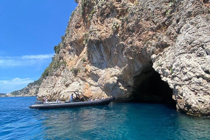 boat-excursion-cannes-esterel-coves-insight-1h30