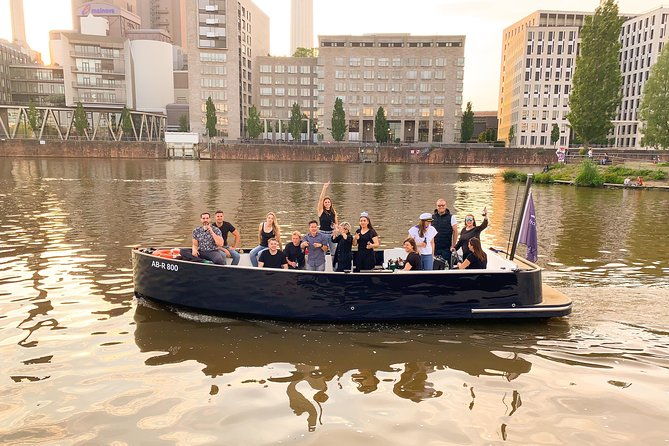 boat-tour-in-frankfurt-for-up-to-12-guests