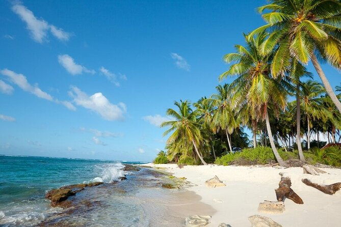 boat-tour-to-johnny-cay-san-andres-island
