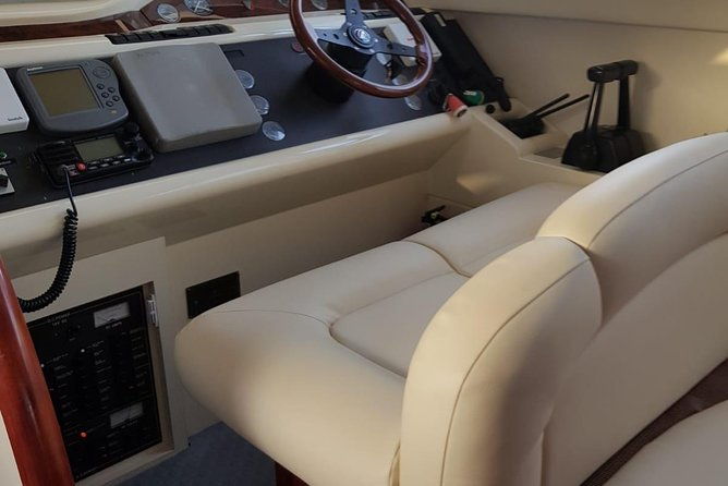 boat-trip-4-hours-private-charter-keeper-uno-boat