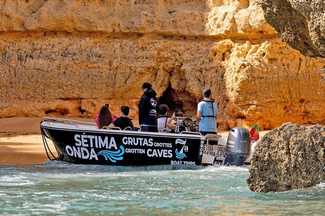 boat-trip-through-the-15-caves-of-benagil-2