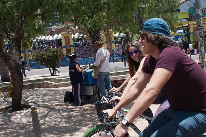 bogota-bike-tour-with-street-art