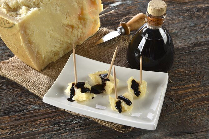 bologna-food-tasting-box-audio-guided-tour-with-food-tasting-2