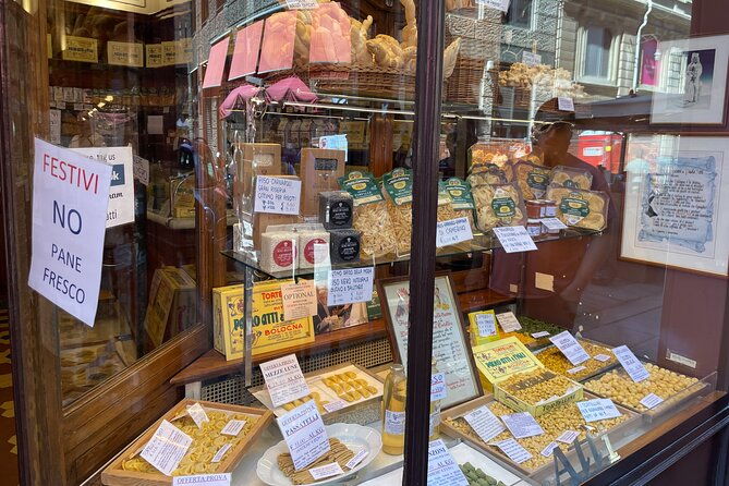 bologna-walking-food-tour-and-highlights-with-a-local-guide