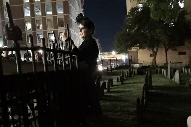 boston-ghosts-and-gravestones-trolley-tour