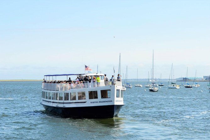 boston-historic-sightseeing-harbor-cruise-with-up-close-view-of-uss-constitution