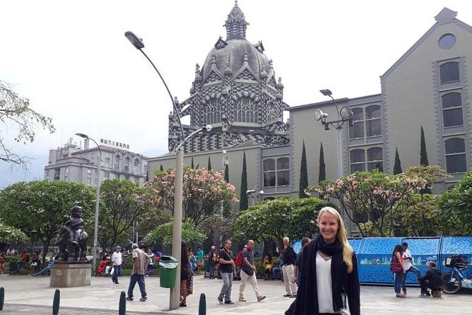 botanical-gardens-and-medellin-city-walking-tour