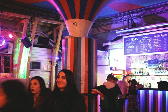 budapest-underground-ruin-bar-tour-with-drinks-street-food
