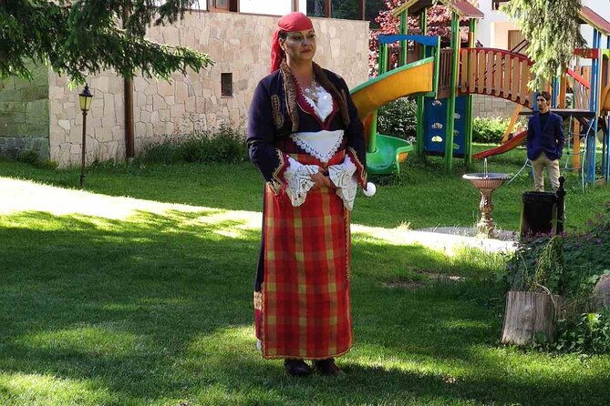 bulgarian-dinner-with-show-from-nessebar-and-sunny-beach