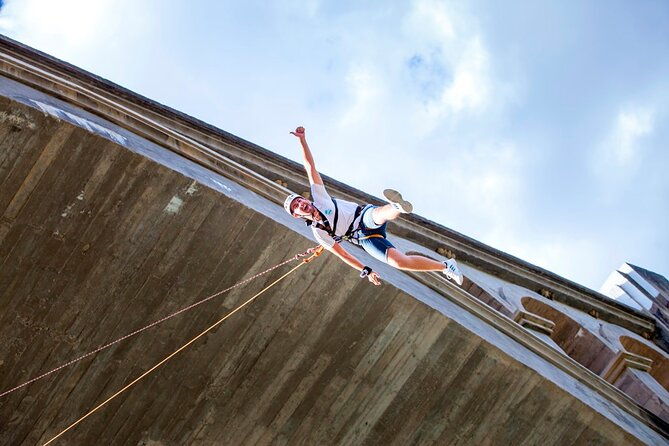 bungee-jumping-over-the-gallego-river