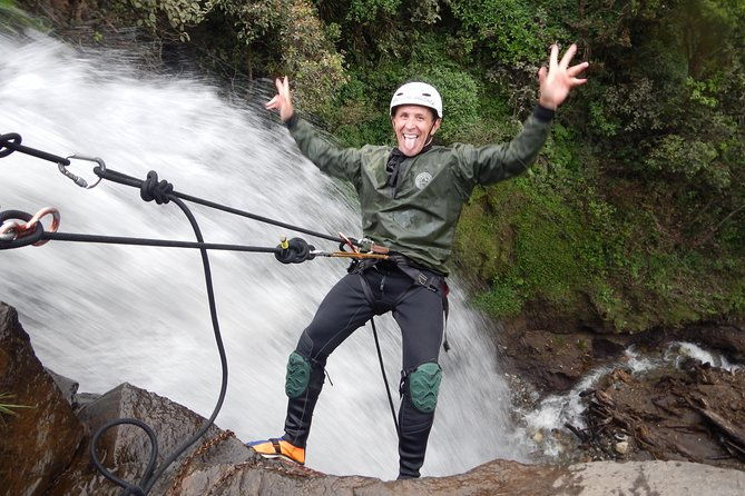 canyoning-in-banos-chamana-waterfall