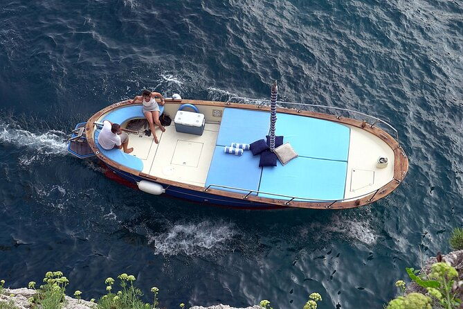 capri-magical-boat-tour-for-an-unforgettable-3-hour-experience-2