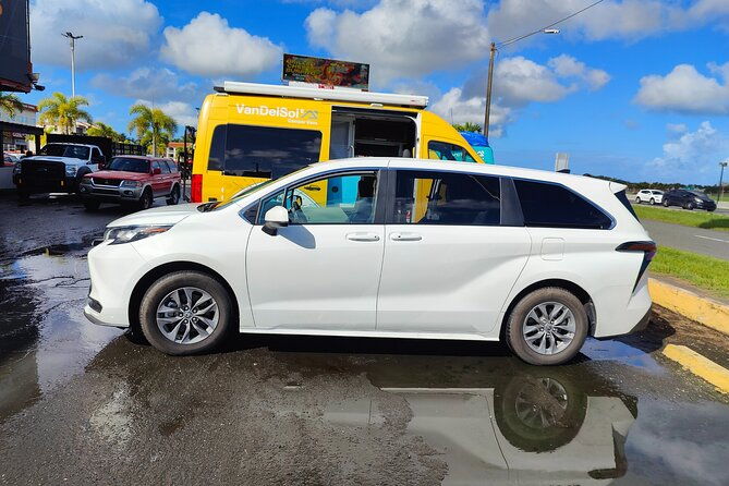carabali-rain-forest-round-trip-private-taxi-transfer