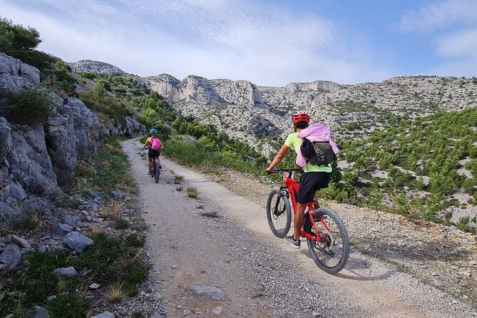 cassis-three-calanques-tour-by-electric-mountain-bike