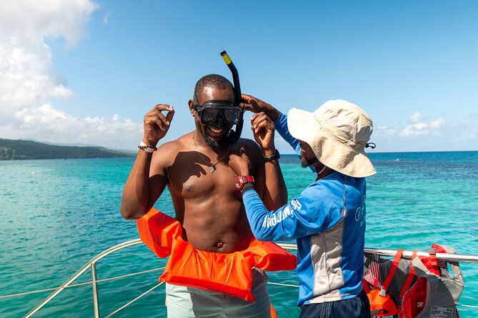catamaran-cruise-with-snorkeling-and-dunns-river-falls
