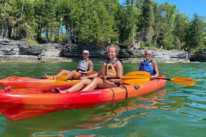cave-point-kayak-tour-3