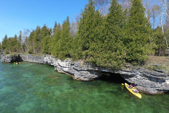 cave-point-kayak-tour