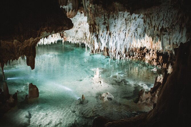 cayman-crystal-caves-tour-in-grand-cayman-island