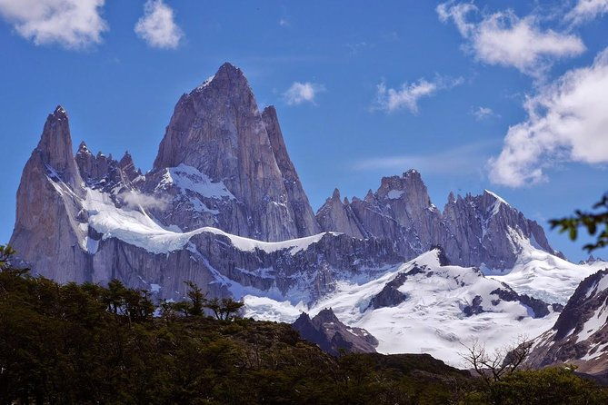 chalten-trekking-lake-of-the-three-from-calafate-with-guide