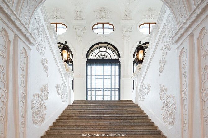 christmas-at-belvedere-private-tour-of-the-upper-palace-market
