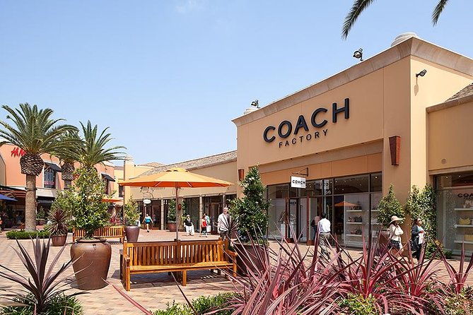 citadel-outlets-transfer-from-anaheim-with-vip-lounge-storage-lax-drop-off