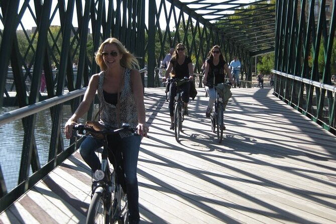 city-bike-rental-with-phone-holder-and-self-guided-tour