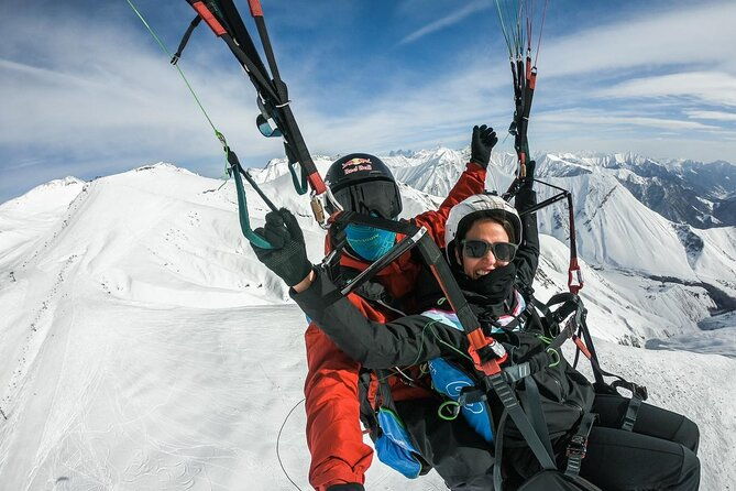 cloudbase-paragliding-in-gudauri-georgia
